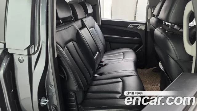 KGM Rexton 2019 thumb 11