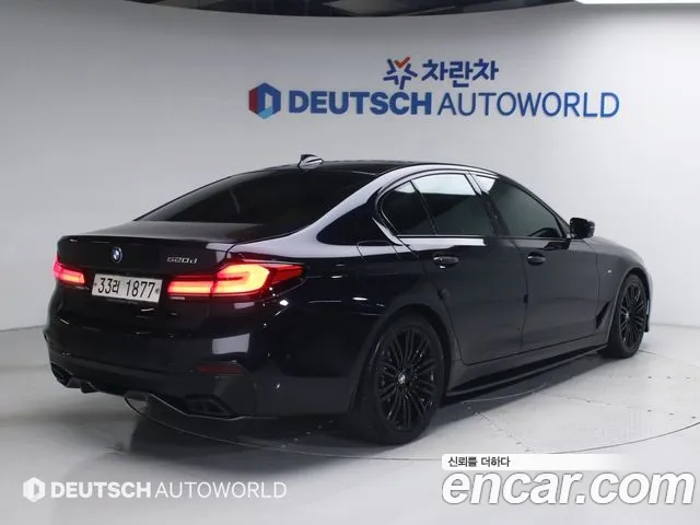 BMW 5 серии 2018 thumb 2