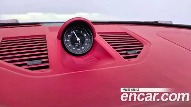 Porsche 911 2020 thumb 2