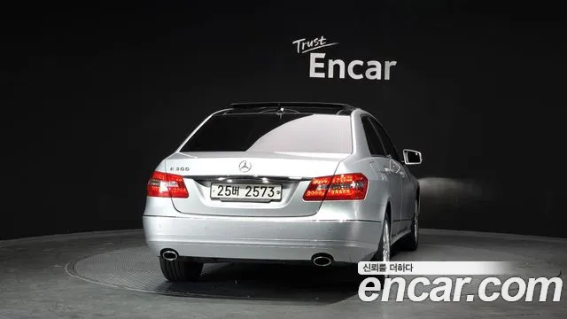 Mercedes-Benz E-Class 2012 thumb 4