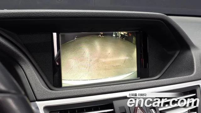 Mercedes-Benz E-Class 2012 thumb 5