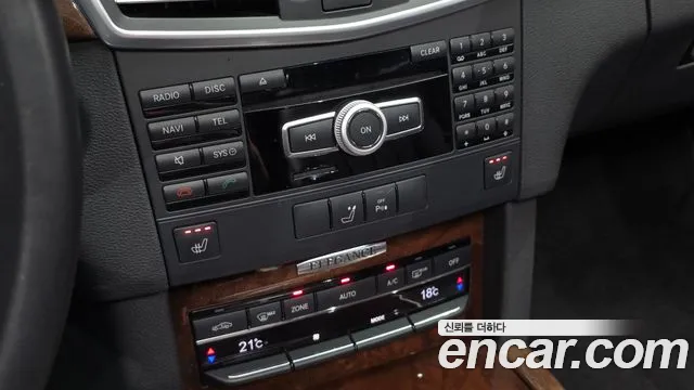 Mercedes-Benz E-Class 2012 thumb 9