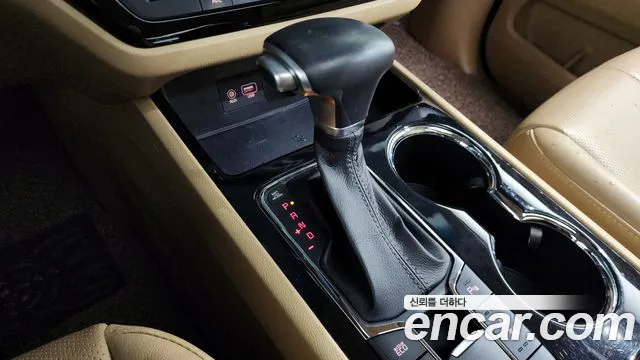 Kia Carnival 2018 thumb 9