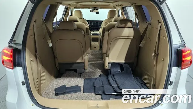 Kia Carnival 2018 thumb 2