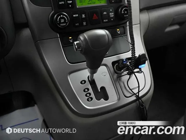 Kia Canival 2011 thumb 8