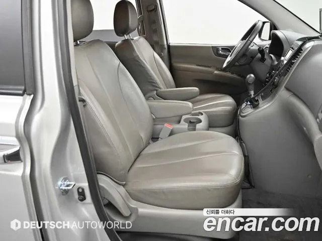 Kia Canival 2011 thumb 5