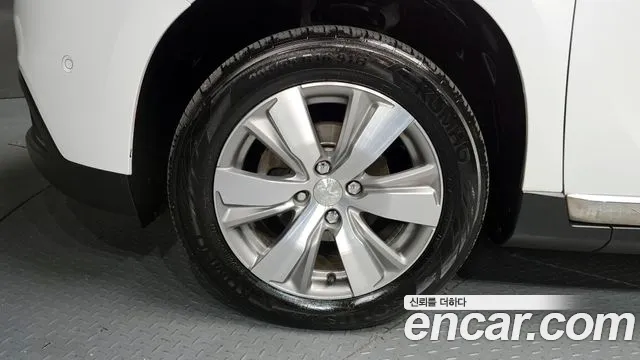 Peugeot 2008 2015 thumb 10