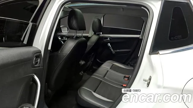 Peugeot 2008 2015 thumb 3