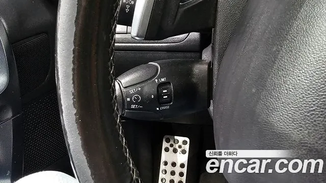 Peugeot 2008 2015 thumb 11