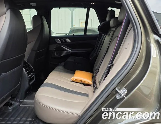 BMW X5 M 2022 thumb 8