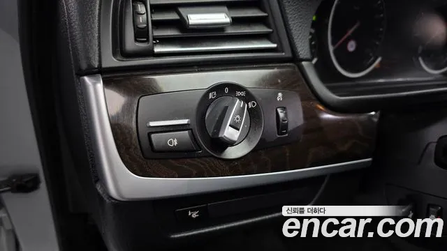 BMW 5 серии 2014 thumb 11