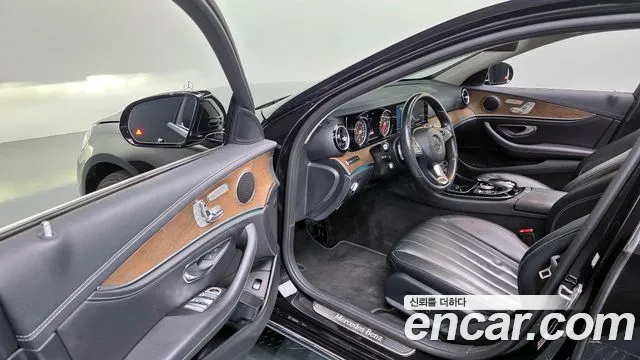 Mercedes-Benz E-Class 2017 thumb 5