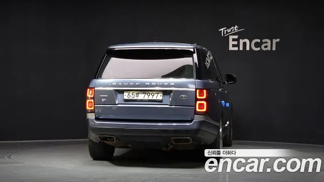 Land Rover Range Rover 2018 thumb 3