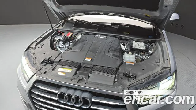 Audi Q7 2019 thumb 8