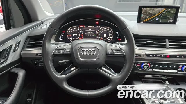 Audi Q7 2019 thumb 5