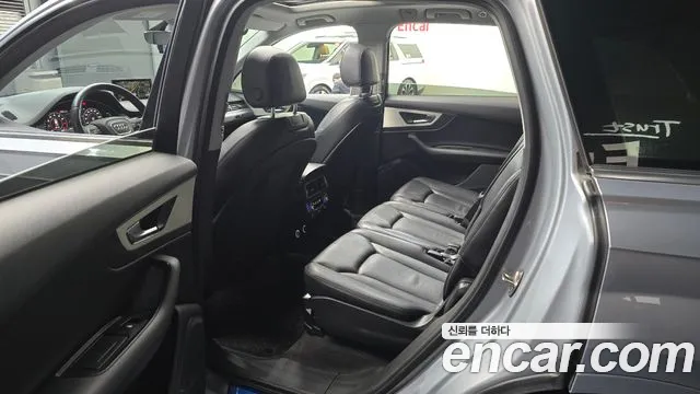 Audi Q7 2019 thumb 12
