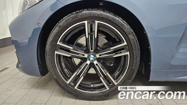 BMW 4-Series 2022 thumb 5