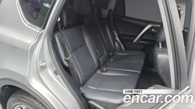 Toyota RAV4 2017 thumb 4