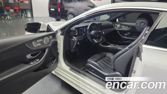 Mercedes-Benz E-Class 2022 thumb 7