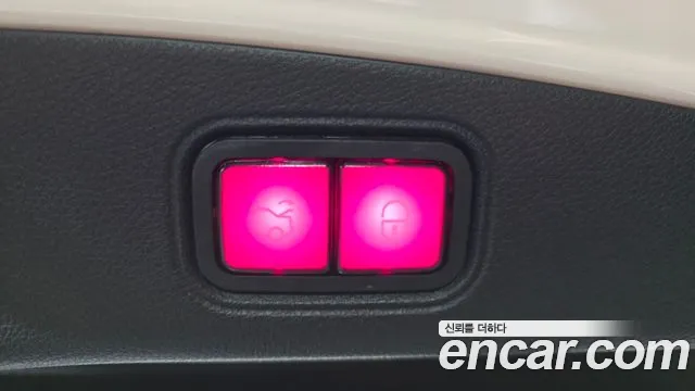 Mercedes-Benz E-Class 2022 thumb 2