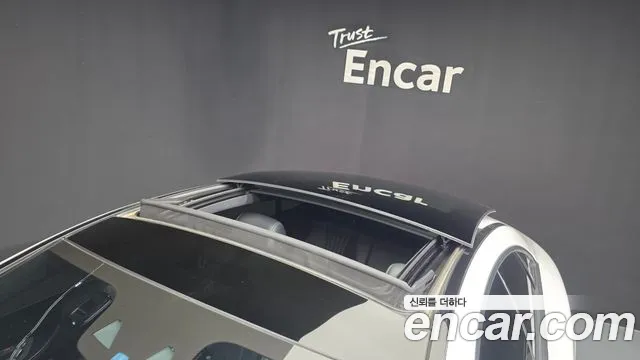 Mercedes-Benz E-Class 2022 thumb 3