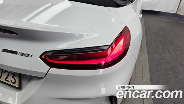 BMW Z4 2019 thumb 2