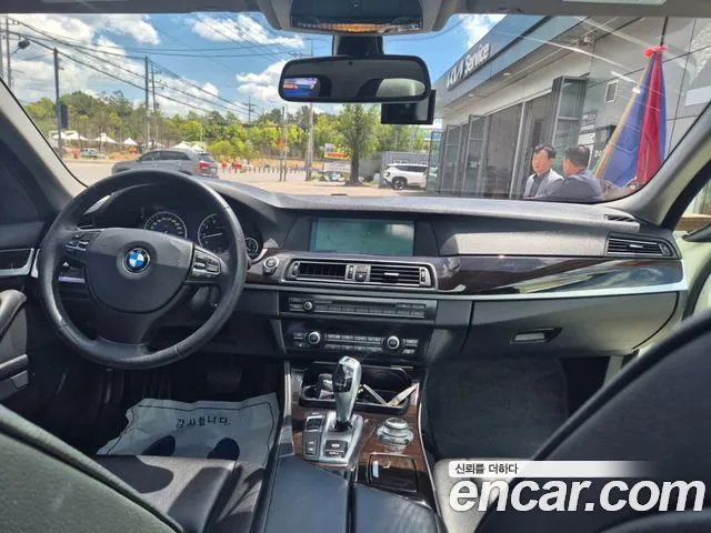 BMW 5 серии 2012 thumb 12