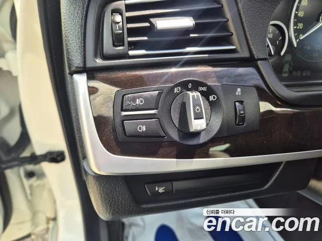 BMW 5 серии 2012 thumb 2