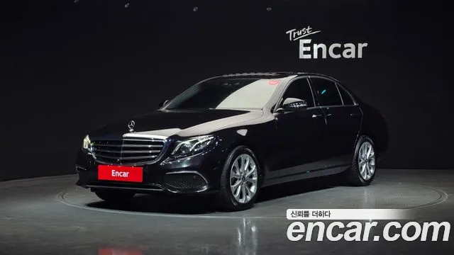 Mercedes-Benz E-Class 2018 thumb 11