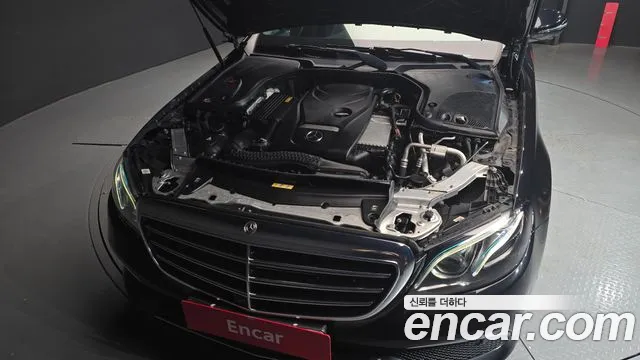 Mercedes-Benz E-Class 2018 thumb 7
