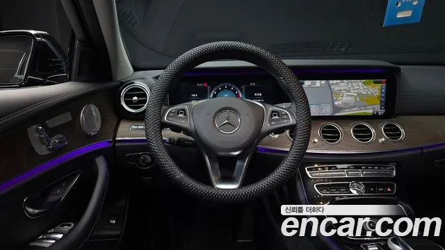 Mercedes-Benz E-Class 2018 thumb 10
