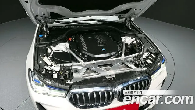 BMW 6 серии Gran Turismo 2023 thumb 2
