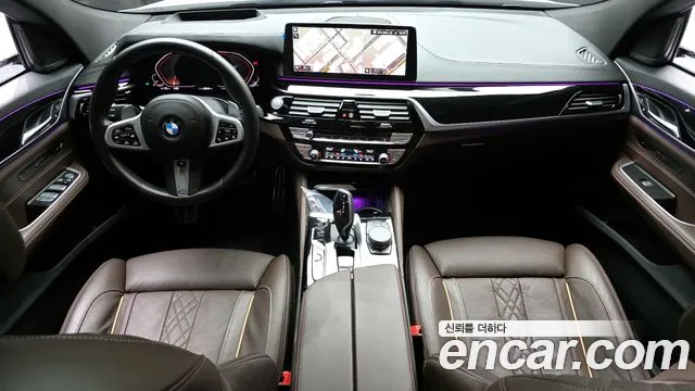 BMW 6 серии Gran Turismo 2023 thumb 9