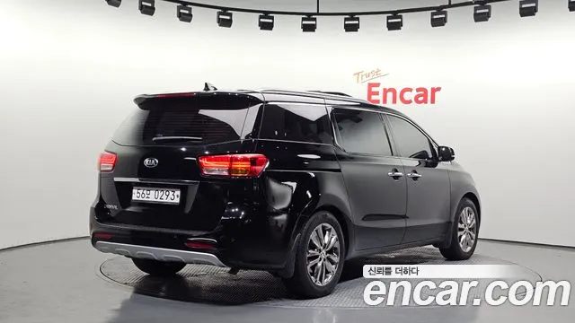 Kia Carnival 2016 thumb 2