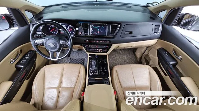 Kia Carnival 2016 thumb 7