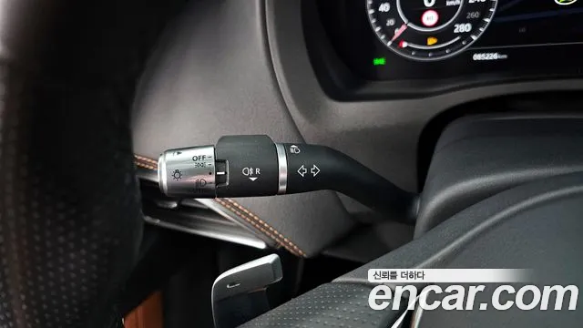 Jaguar XE 2020 thumb 7
