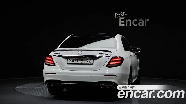 Mercedes-Benz E-Class 2018 thumb 4