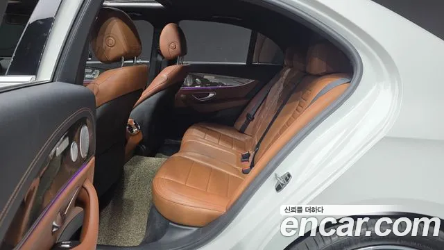 Mercedes-Benz E-Class 2018 thumb 3
