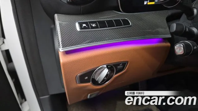 Mercedes-Benz E-Class 2018 thumb 6