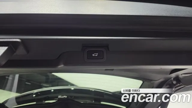Land Rover Discovery 2019 thumb 2