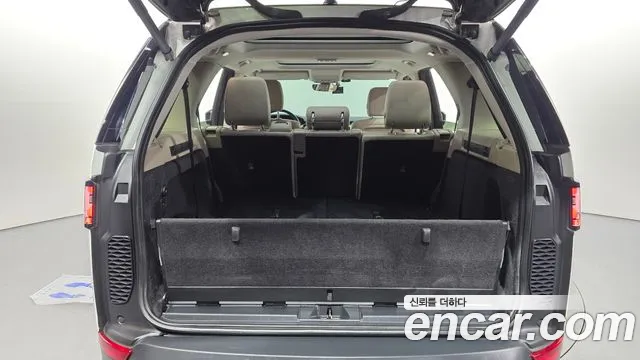 Land Rover Discovery 2019 thumb 4