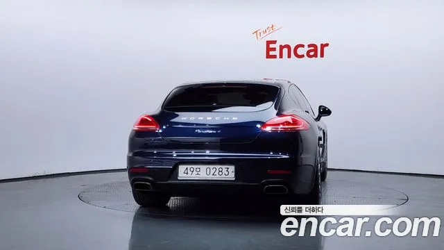 Porsche Panamera 2016 thumb 2