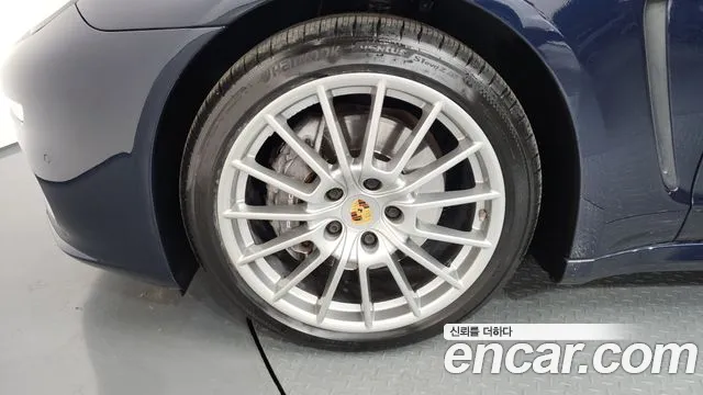 Porsche Panamera 2016 thumb 12