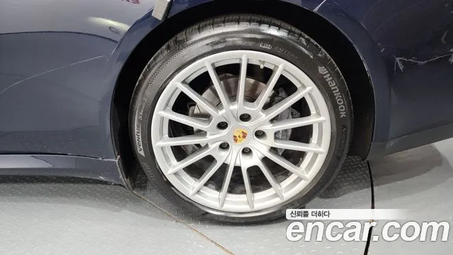 Porsche Panamera 2016 thumb 5
