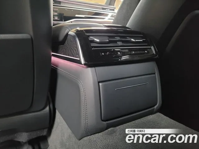 Audi A8 2023 thumb 10
