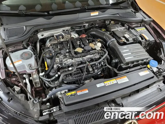 Volkswagen Golf 2023 thumb 2