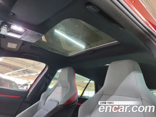 Volkswagen Golf 2023 thumb 4