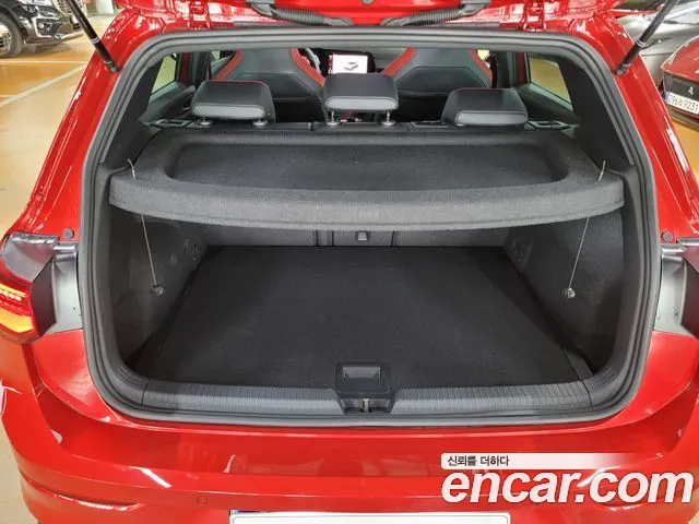 Volkswagen Golf 2023 thumb 6