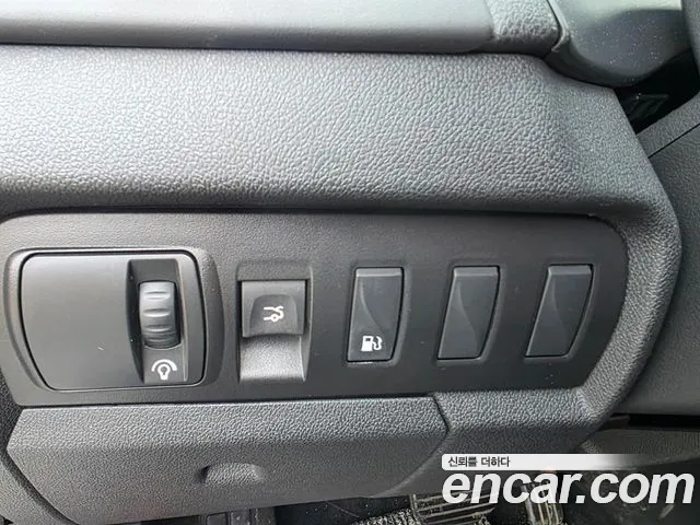 Renault SM3 2010 thumb 9