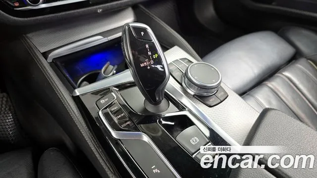 BMW 5 серии 2018 thumb 8